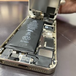 iPhone5Sバッテリー膨張