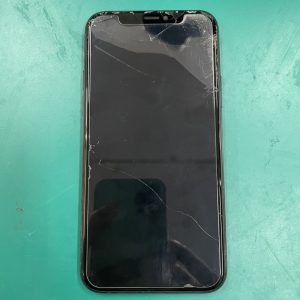 iPhone11Pro　画面交換修理　画面割れ