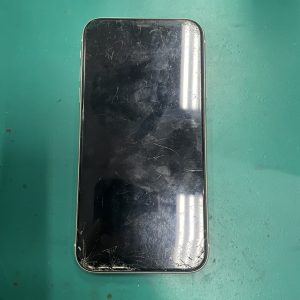 iPhone12　画面交換修理