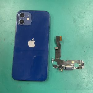 iPhone12　ドックコネクタ修理