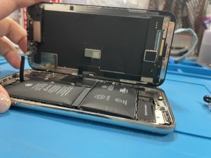 iPhoneX　修理中 画面を開ける